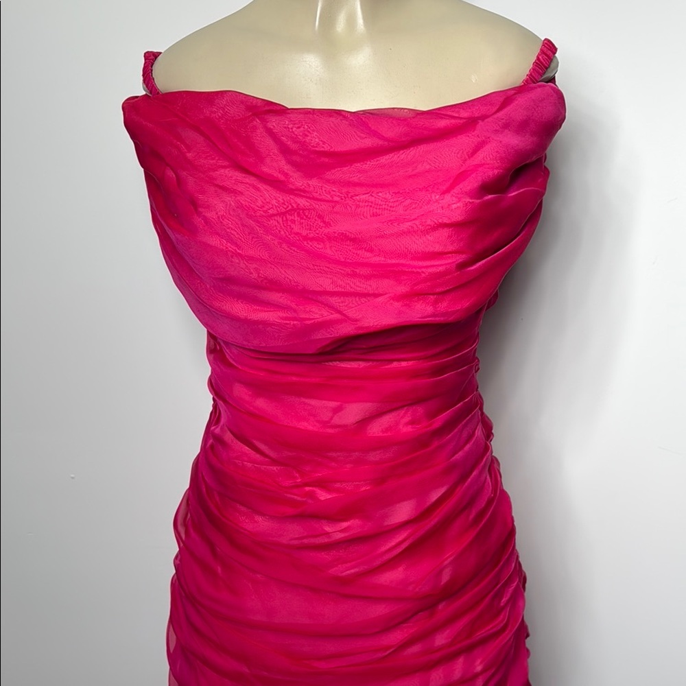Elegant Pink Off-Shoulder Ruched Midi Dress - Picture 2 of 11